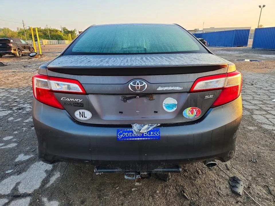 2014 TOYOTA CAMRY SE  