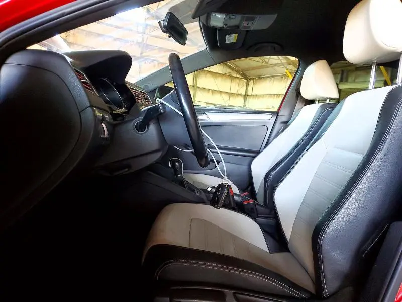 2016 VOLKSWAGEN JETTA SPORT  