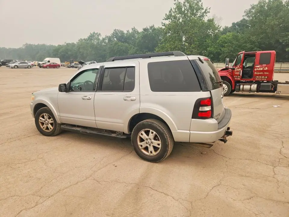 2010 FORD EXPLORER XLT  