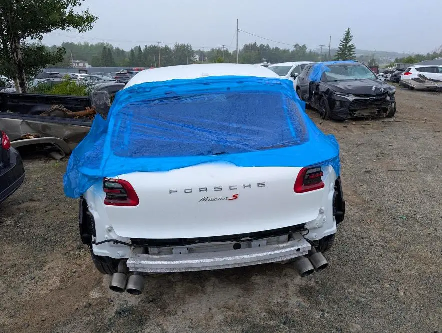 2016 PORSCHE MACAN S  