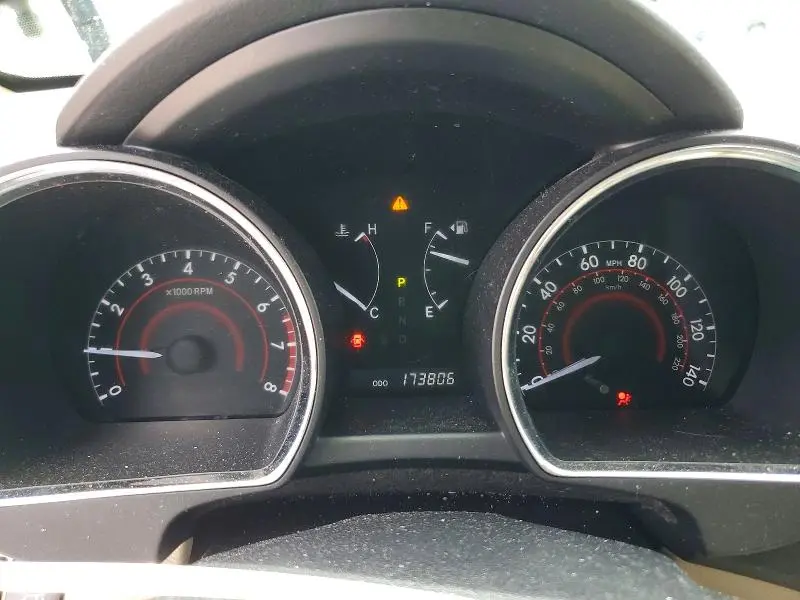 2012 TOYOTA HIGHLANDER SE  