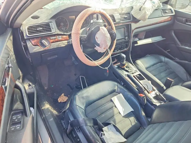 2012 VOLKSWAGEN PASSAT SEL  
