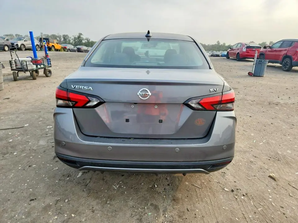 2021 NISSAN VERSA SV  