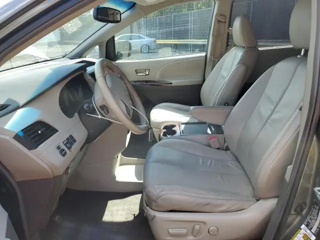 2011 TOYOTA SIENNA XLE  