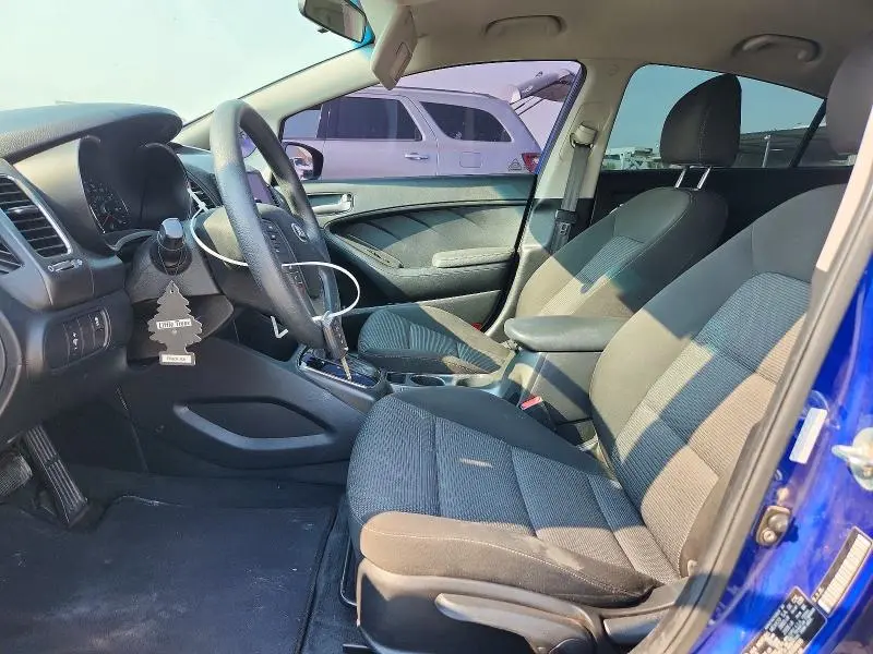 2017 KIA FORTE LX  