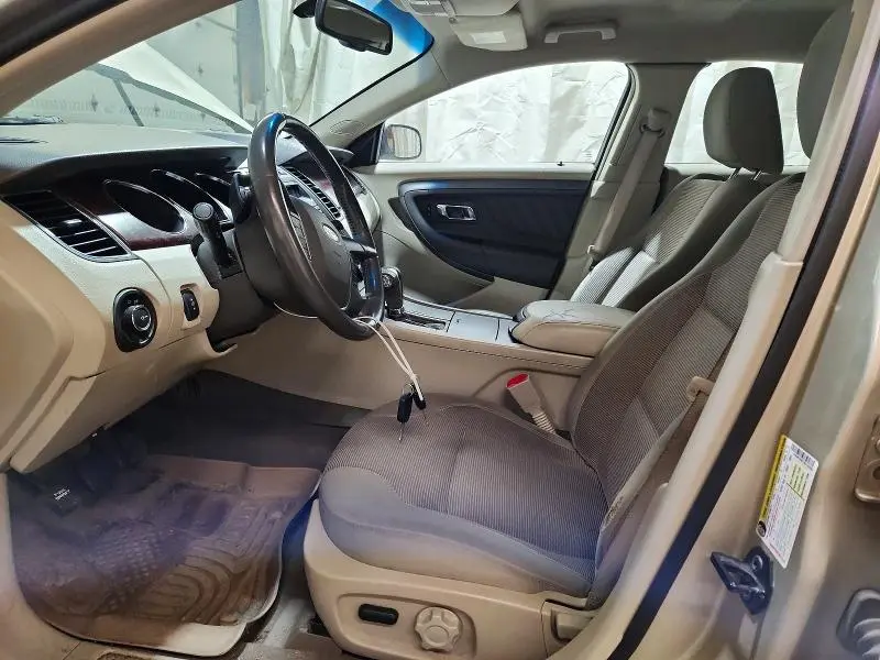 2011 FORD TAURUS SEL  