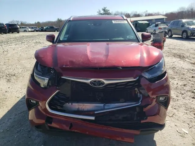 2021 TOYOTA HIGHLANDER XLE  