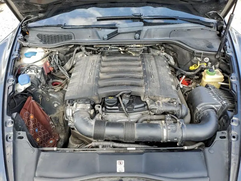 2014 PORSCHE CAYENNE   