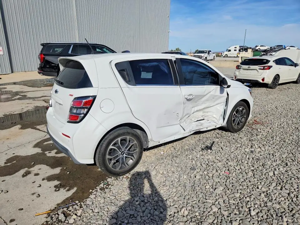 2020 CHEVROLET SONIC LT  