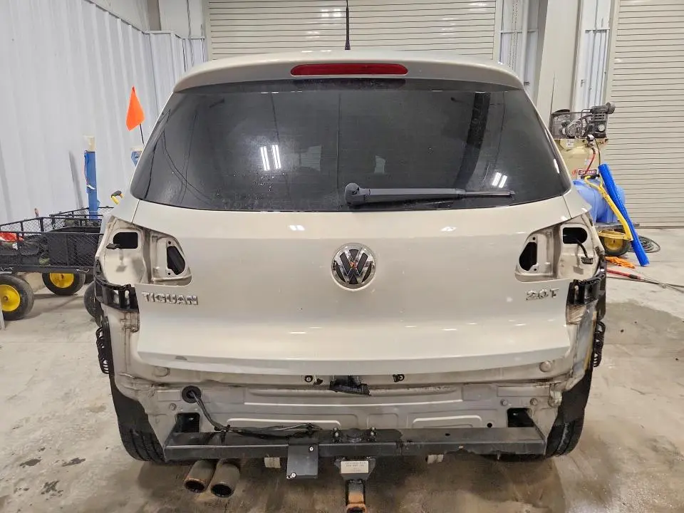 2011 VOLKSWAGEN TIGUAN S  