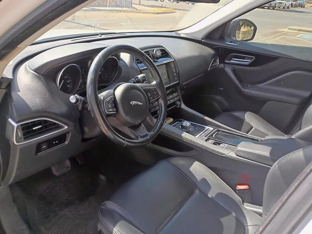 2018 JAGUAR F-PACE PREMIUM  