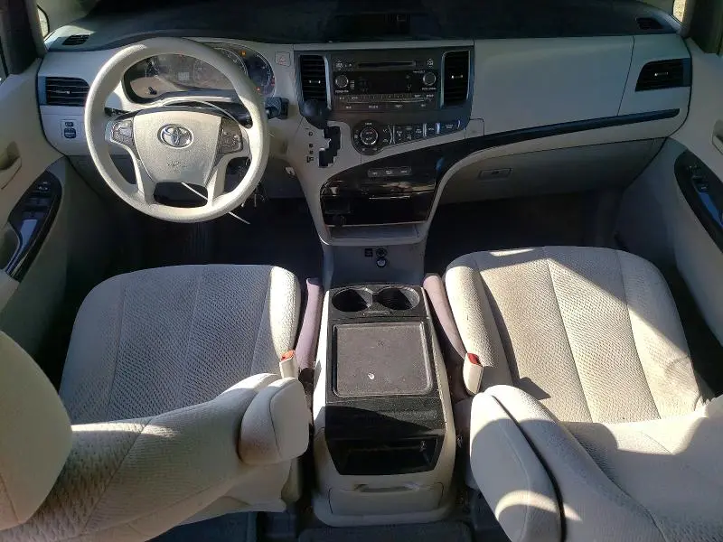 2013 TOYOTA SIENNA LE 7-PASSENGER  