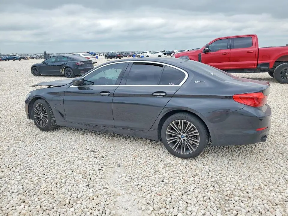 2018 BMW 530E   