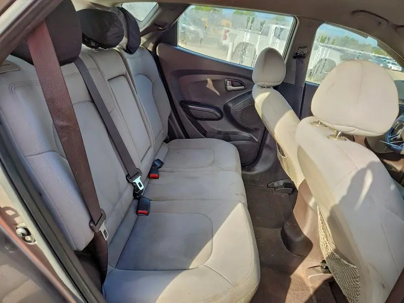 2010 HYUNDAI TUCSON GLS  