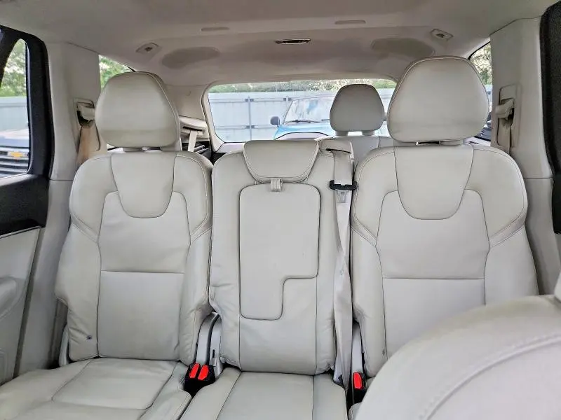 2016 VOLVO XC90 T6  