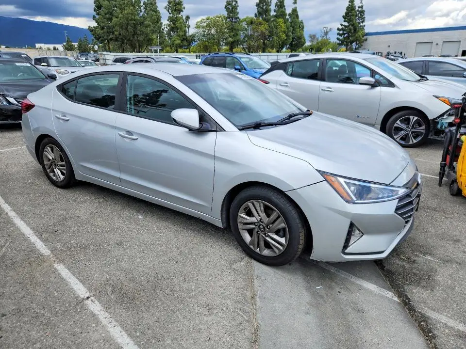 2020 HYUNDAI ELANTRA SEL  