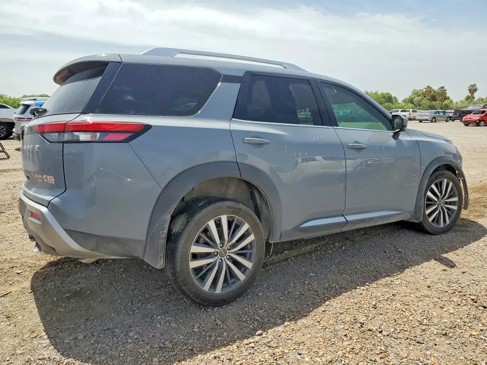 2022 NISSAN PATHFINDER PLATINUM  