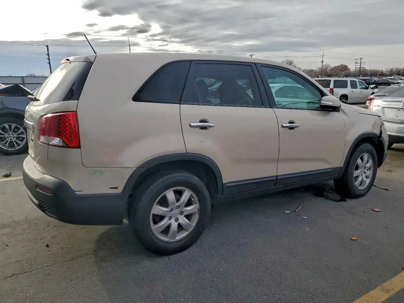 2011 KIA SORENTO BASE  