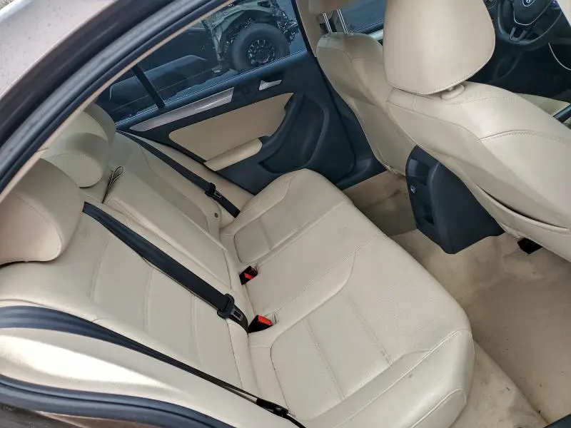 2015 VOLKSWAGEN JETTA SE  