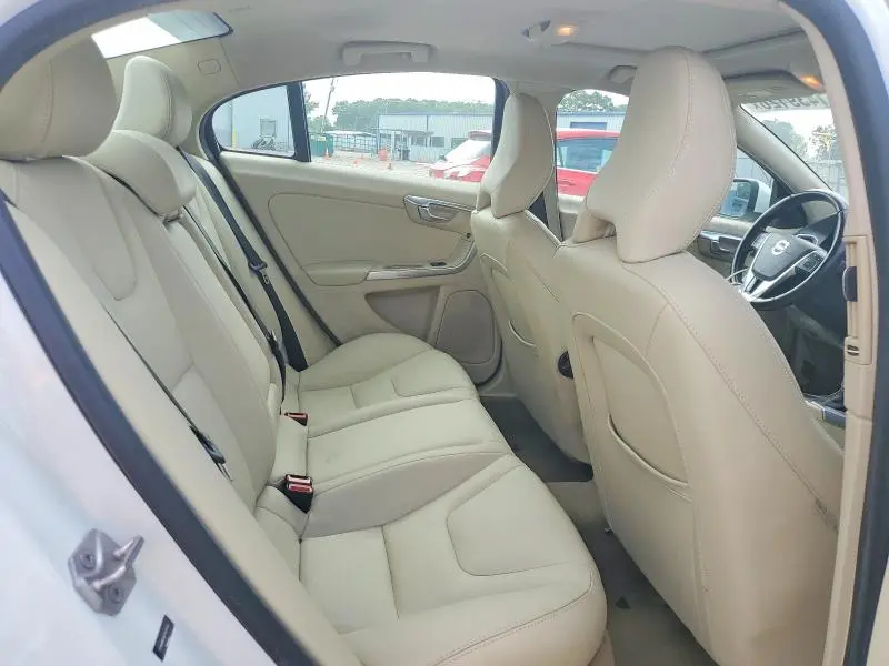 2015 VOLVO S60 PREMIER+  