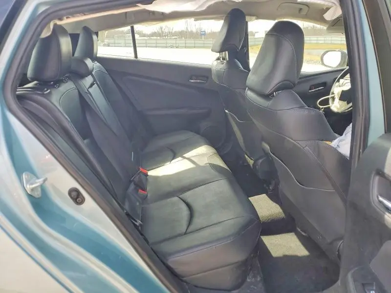 2017 TOYOTA PRIUS THREE TOURING  