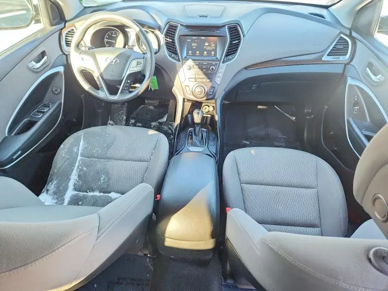 2017 HYUNDAI SANTA FE SE  
