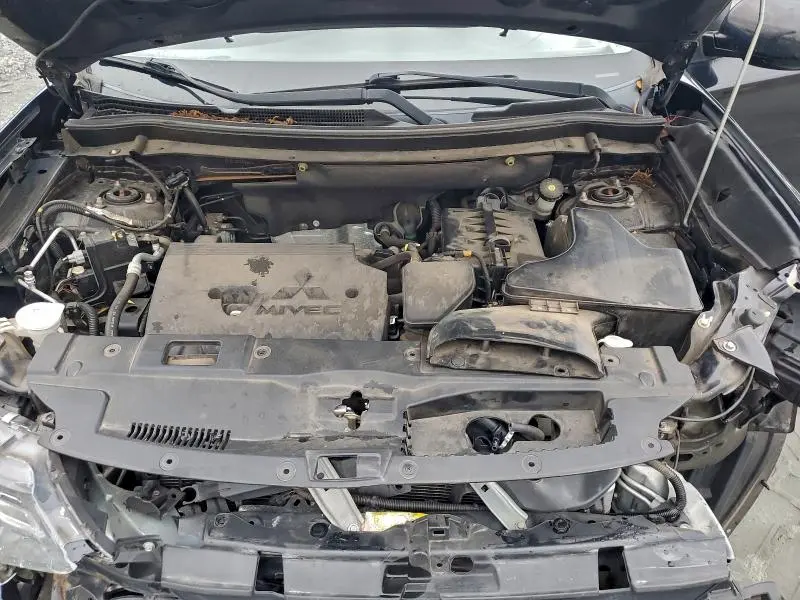 2018 MITSUBISHI OUTLANDER ES  