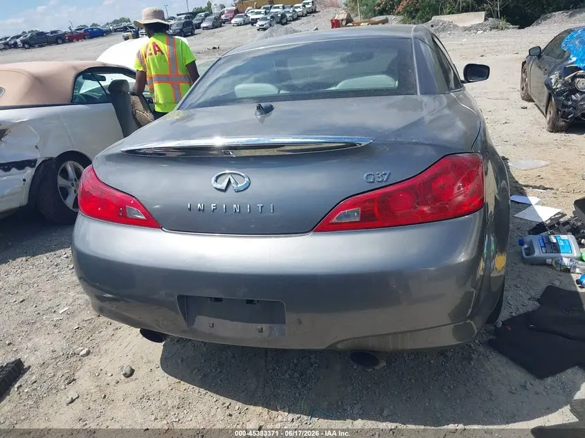 2010 INFINITI G37  