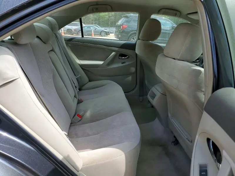 2010 TOYOTA CAMRY LE  