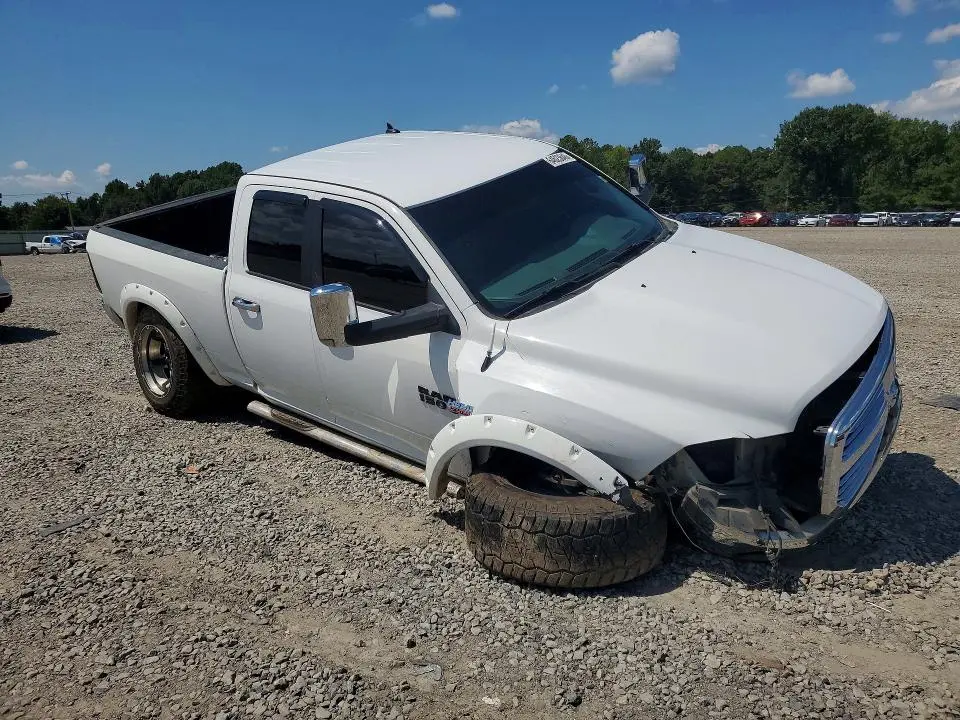 2017 RAM 1500 SLT  