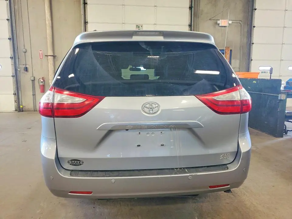 2015 TOYOTA SIENNA XLE 7-PASSENGER  