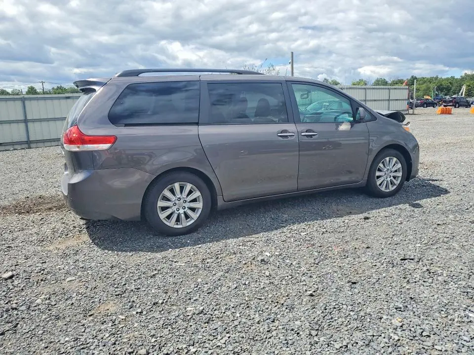 2012 TOYOTA SIENNA LIMITED 7-PASSENGER  