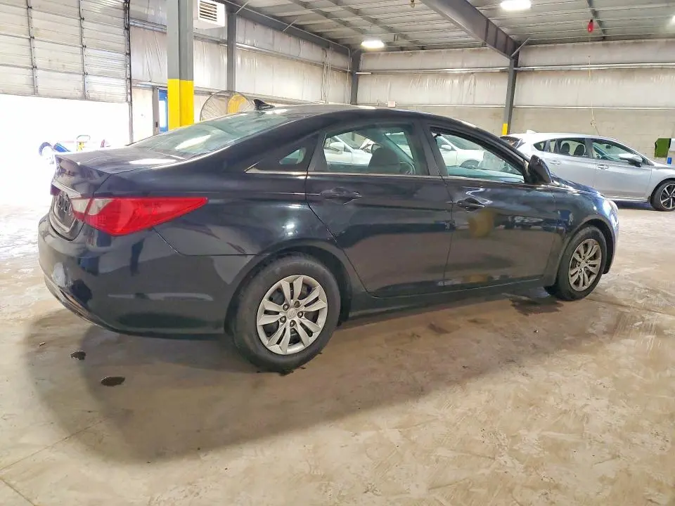2011 HYUNDAI SONATA GLS  