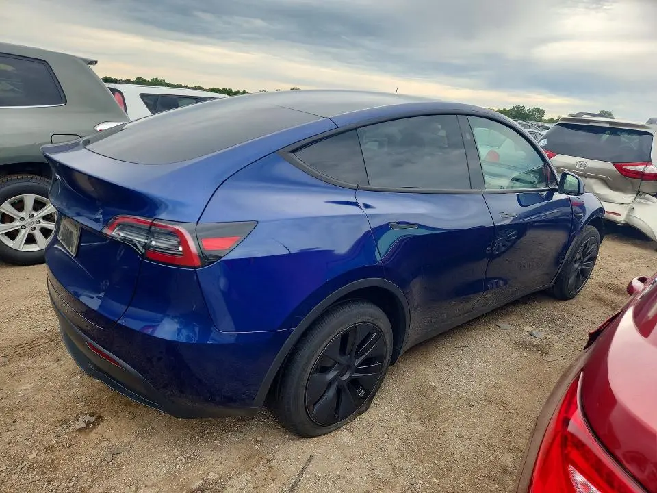 2025 TESLA MODEL Y   