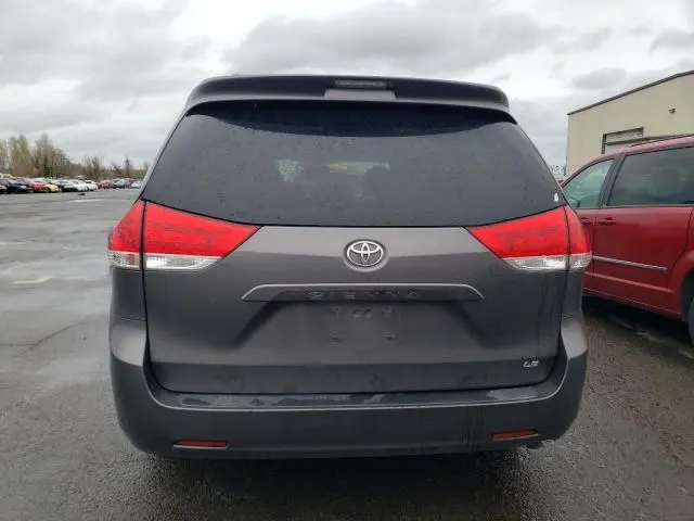 2012 TOYOTA SIENNA LE  