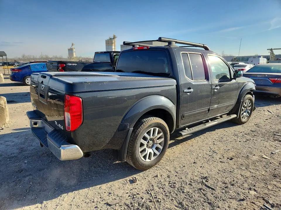 2011 NISSAN FRONTIER S  