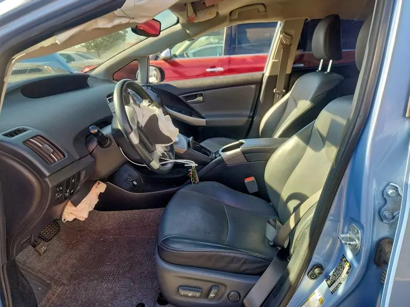 2014 TOYOTA PRIUS PLUG-IN   