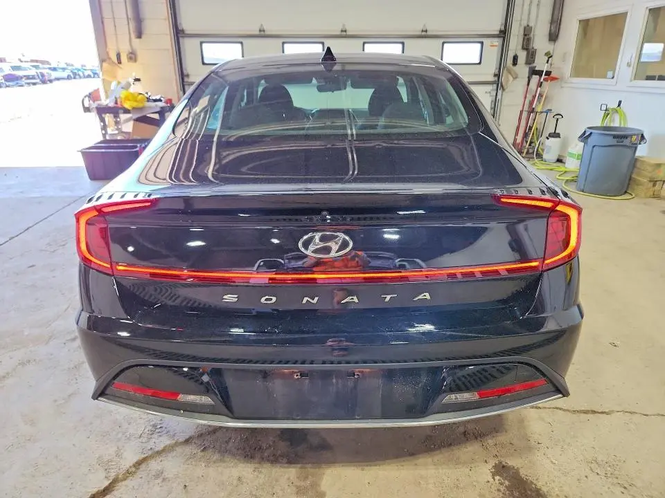 2023 HYUNDAI SONATA SE  