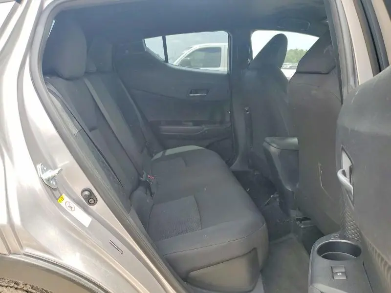 2019 TOYOTA C-HR XLE  