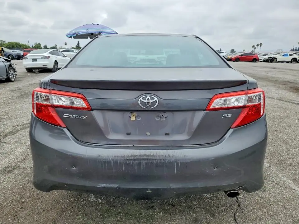 2014 TOYOTA CAMRY SE  