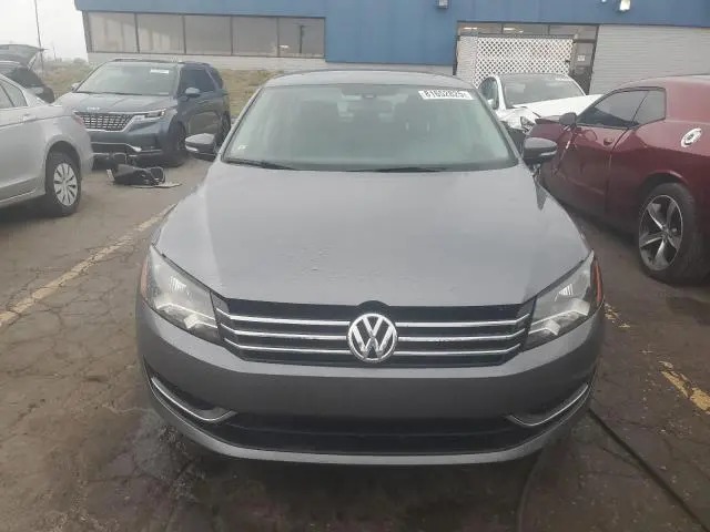2013 VOLKSWAGEN PASSAT SE  