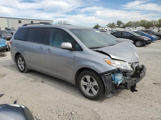 2017 TOYOTA SIENNA LE