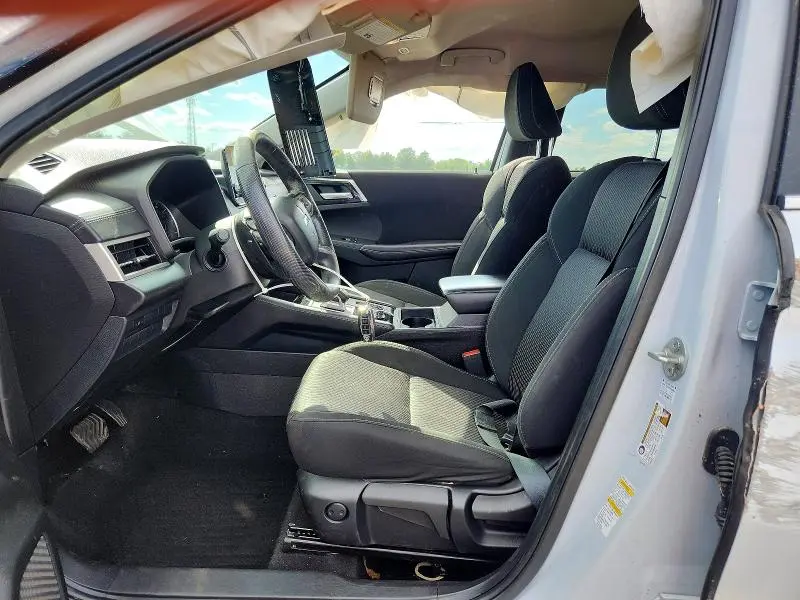 2023 MITSUBISHI OUTLANDER ES  