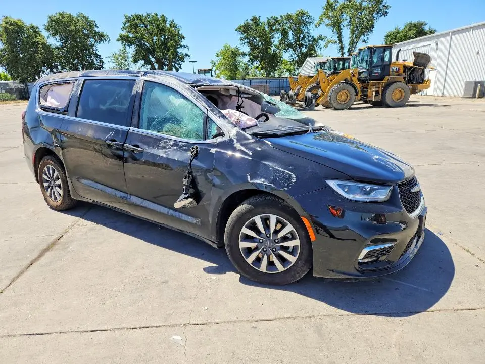 2024 CHRYSLER PACIFICA HYBRID SELECT  