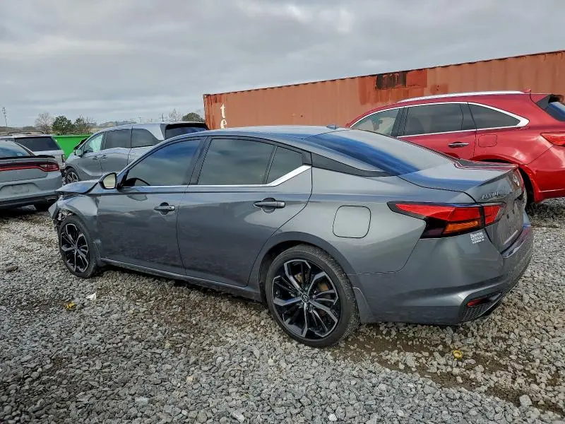 2024 NISSAN ALTIMA SR  