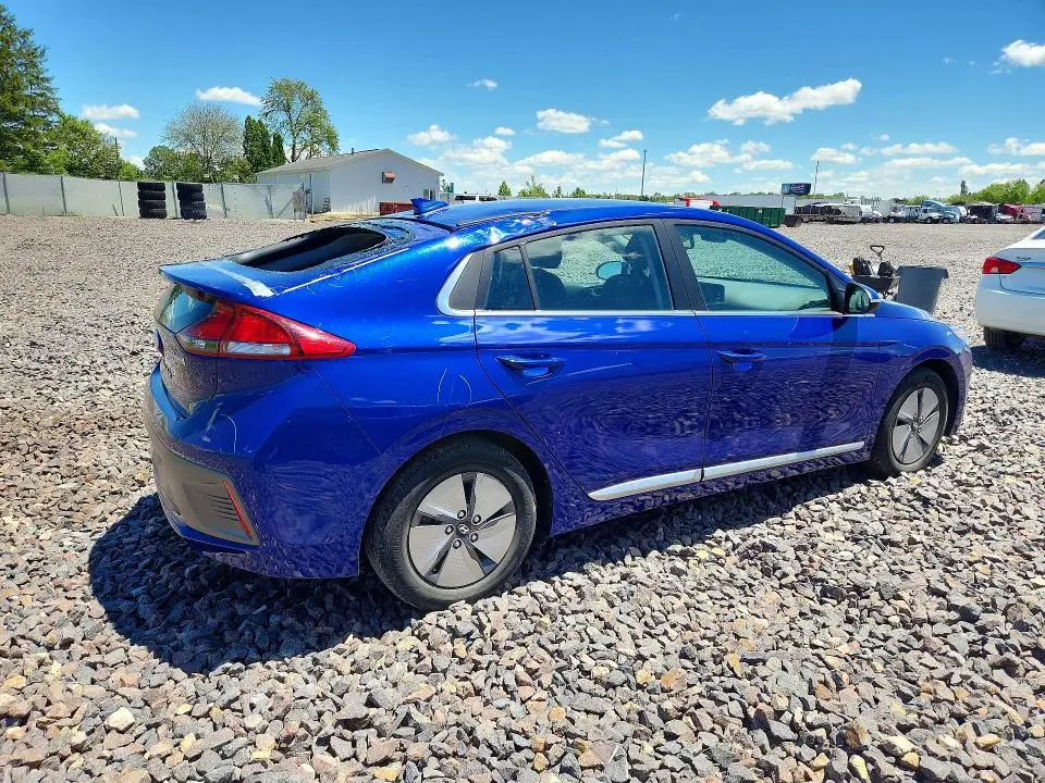 2022 HYUNDAI IONIQ SE  