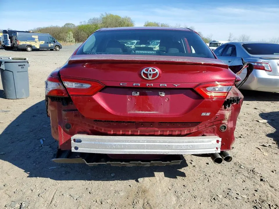 2018 TOYOTA CAMRY SE  