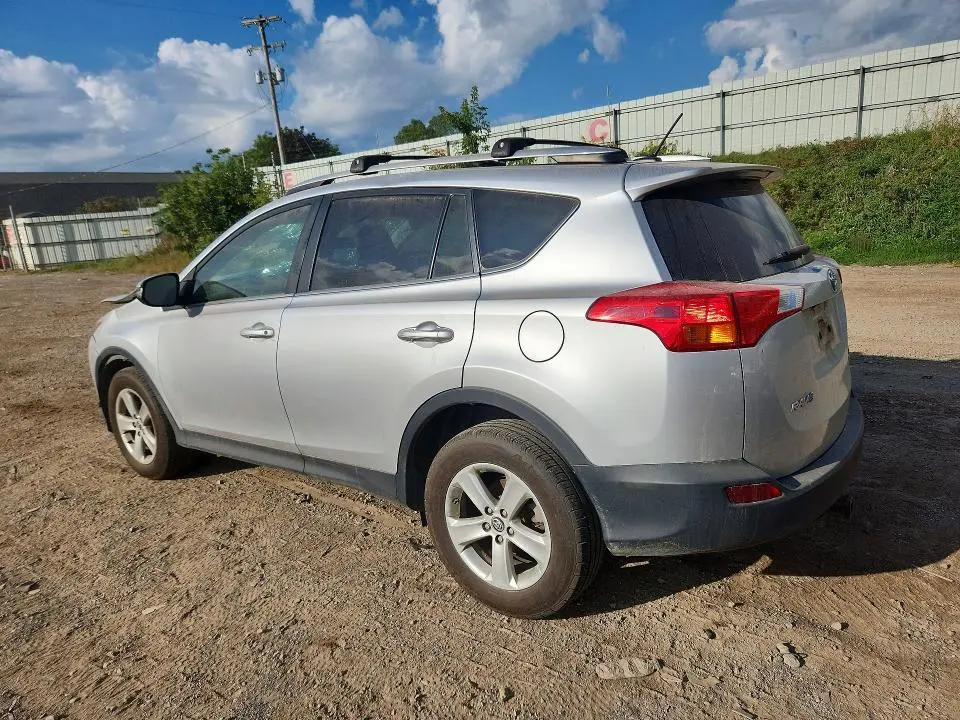 2015 TOYOTA RAV4 XLE  