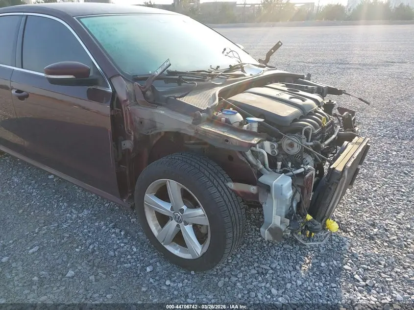 2013 VOLKSWAGEN PASSAT 2.5L SE