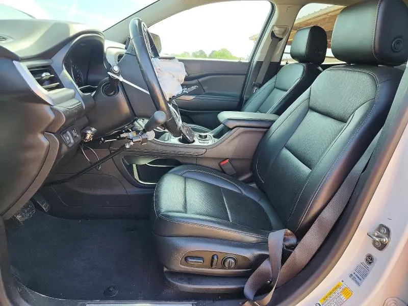 2021 GMC ACADIA SLT  